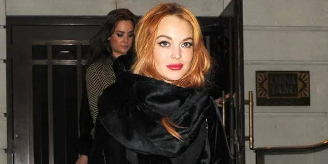Lindsay Lohan Curi Perhiasan Elizabeth Taylor?