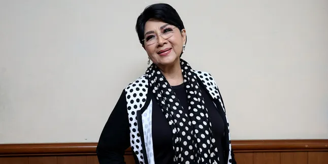 Lipat Lidah Selama 5 Jam, Titiek Puspa Terbebas Dari Kanker Lipat Lidah Selama 5 Jam, Titiek Puspa Terbebas Dari Kanker