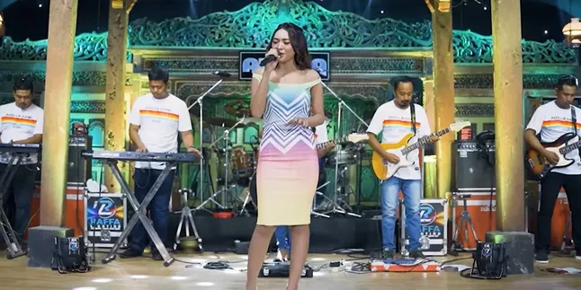 Lirik & Chord 'Kesucian Ati' Difarina Indra Adella Beserta Arti Dalam Bahasa Indonesia, Ciptaan Demy Yoker