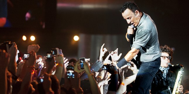 Lirik Asli Sampai Baju Bruce Springsteen Dijual, Capai 99 Miliar!