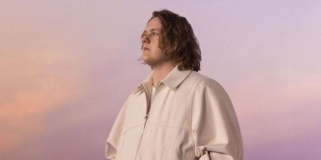 Lirik Lagu 'How I'm Feeling Now', Cerita Lewis Capaldi Tentang Kondisi Kesehatan Mentalnya