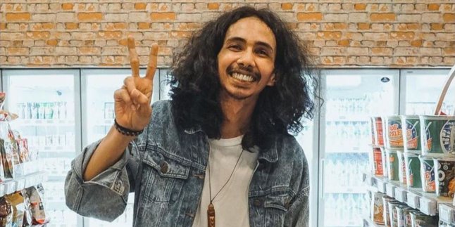 Lirik Lagu KERANJANG yang Dipopulerkan Oleh ENAU