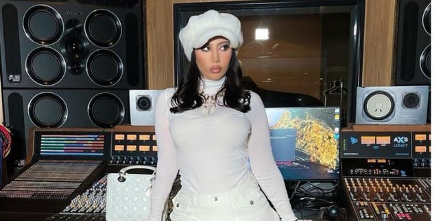 Lirik Lagu 'Melting' - Kali Uchis, Tentang Mengagumi Seseorang yang Disukai