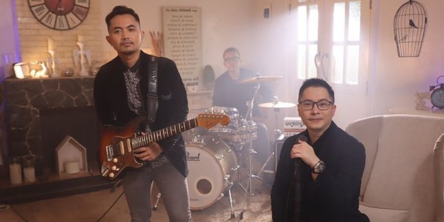 Lirik Lagu TAK LEKANG OLEH WAKTU - Kerispatih, Tentang Perasaan Yang Akan Selalu Ada Sampai Kapanpun