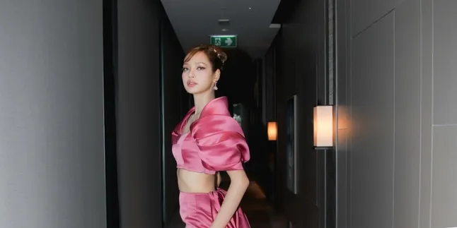 Lisa BLACKPINK Dikonfirmasi Main Film Layar Lebar Rom-Com Netflix, Debut Jadi Pemeran Utama