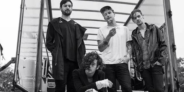 Loh, The 1975 Bubar?