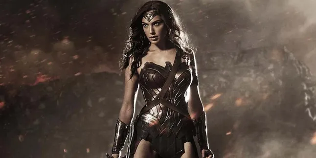 Lois Lane & Wonder Woman Bakal Perang Karena Cinta? Intip Yuk! Lois Lane & Wonder Woman Bakal Perang Karena Cinta? Intip Yuk!