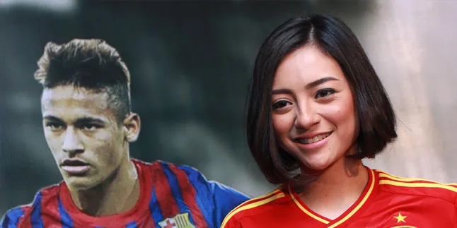 Lolita Agustin Dipaksa Nonton Pertandingan Tim Tidak Terkenal