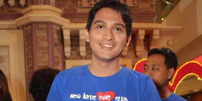 Lolos Jadi Anggota DPR RI, Lucky Hakim Sujud Syukur