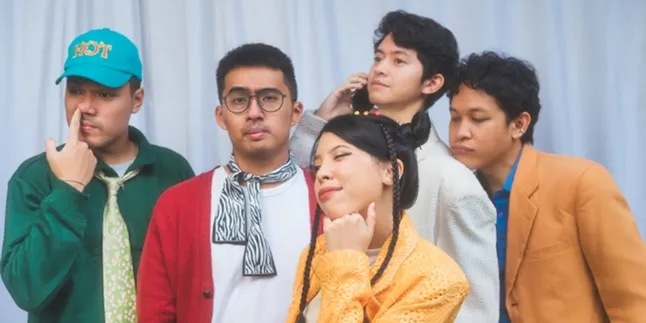 Lomba Sihir Hadirkan Single "Ribuan Memori", Siap Tur Empat Kota Lomba Sihir Hadirkan Single "Ribuan Memori", Siap Tur Empat Kota