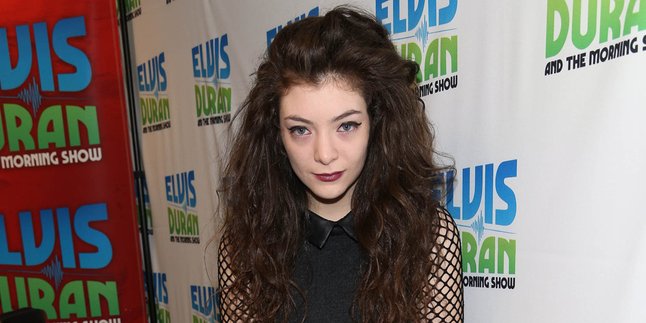 Lorde Bawa Pulang Sebuah Piala Dari Ajang MMVAs 2014