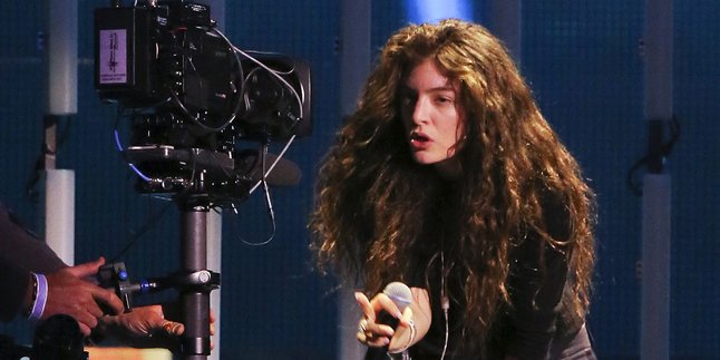 Lorde Raih Rekor Sekaligus Sindiran Sinis di MTV VMA 2014