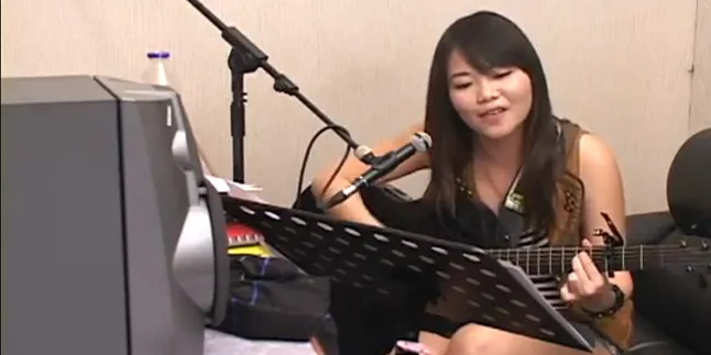 [Eksklusif] 'Love The way You Lie', Lagu Paling Sulit Bagi Sabrina