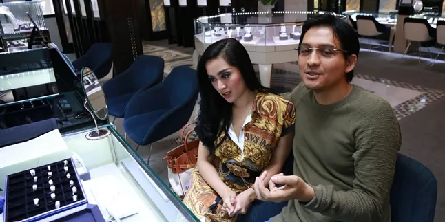 Lucky Hakim - Tiara Dewi Tak Berniat Undang Mantan di Pernikahan