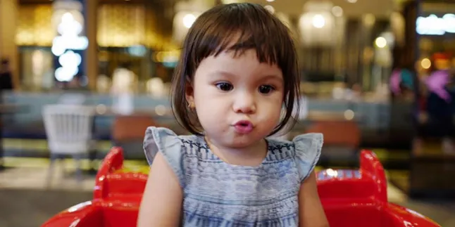 Lucunya Baby Gempi Saat Pamer Mata Genit, Nggemesin Abis!