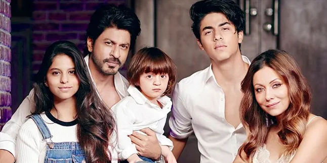 Lucunya Ketika AbRam Khan Bermain Bareng Aryan Khan, Menggemaskan