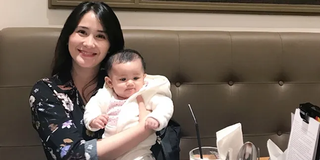 Lucunya Qiandra, Anak Dari Ryana Dea-Puadin Redi Saat Mengenakan Kerudung Lucunya Qiandra, Anak Dari Ryana Dea-Puadin Redi Saat Mengenakan Kerudung