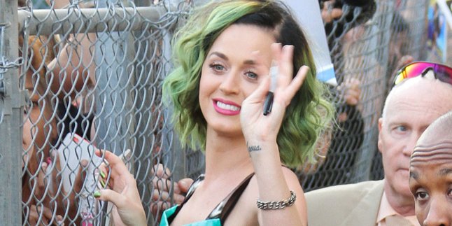 Lukisan Gambar Katy Perry Masuk Galeri Nasional