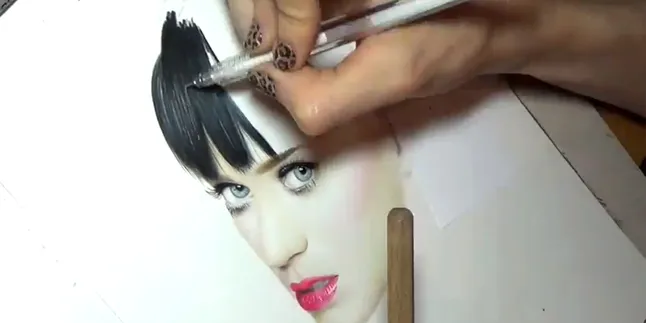Lukisan Katy Perry Ini Benar-Benar Hidup dan Mencengangkan