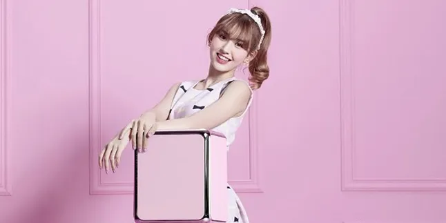 Lulus SMP, Foto Idola Bule Jeon Somi Bikin Netizen Terpesona