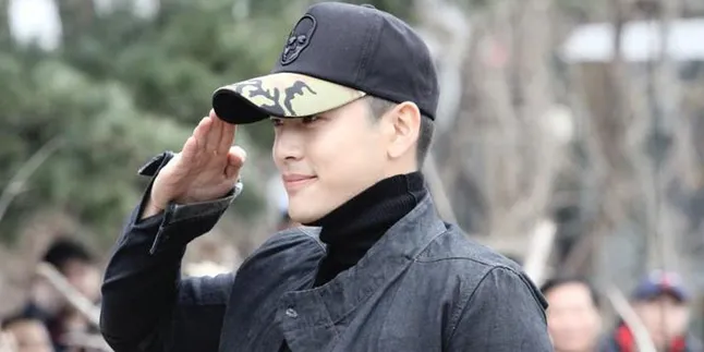 Lulus Wajib Militer, Se7en Malah Minta Maaf