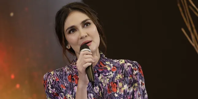 Luna Maya Dekat Dengan Orang Yang Mirip Reino Barack?