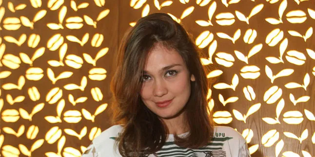 Luna Maya Ingin Buat Film dari Novel Best Seller