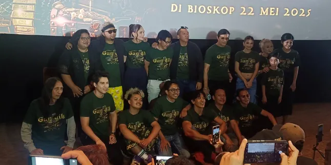 Luna Maya Jadi Siluman Ular di Film 'GUNDIK', Rasakan Kenikmatan Ganda Sebagai Pemain Sekaligus Produser Luna Maya Jadi Siluman Ular di Film 'GUNDIK', Rasakan Kenikmatan Ganda Sebagai Pemain Sekaligus Produser