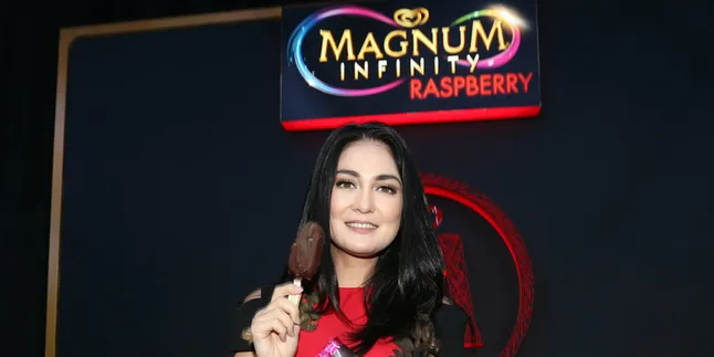 Luna Maya Ketagihan Magnum Infinity Raspberry