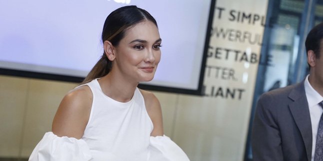 Luna Maya Broken Metatarsal Bone Handled by Professor, Embarrassing Cause