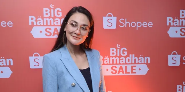 Luna Maya Unggah Foto Jadul, Banjir Pujian Dibilang Cantiknya Nggak Pernah Luntur
