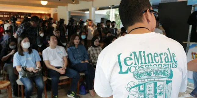 Luncurkan Baju dengan Kandungan Plastik Daur Ulang, Le Minerale x Cosmonauts Lakukan Kolaborasi Keren Yang Menarik Minat Anak Muda
