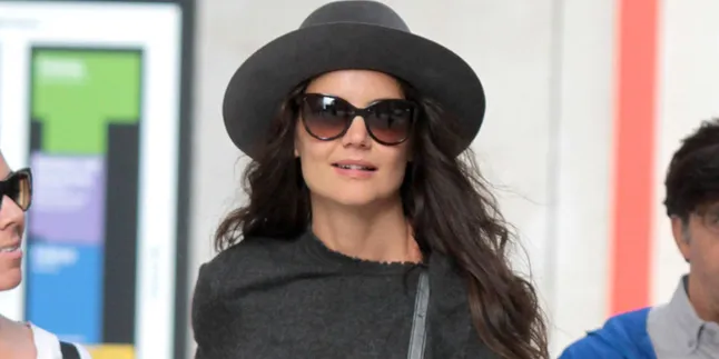 Lupakan Jamie Foxx, Katie Holmes Kencani Jason Segel? Lupakan Jamie Foxx, Katie Holmes Kencani Jason Segel?