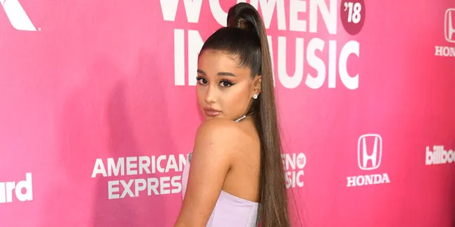 Lupakan Pete Davidson, Ariana Grande Tertangkap Jalan Bareng Mantan