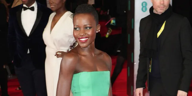 Lupita Nyong O Rencanakan Kawin Lari Dengan Pacar? Lupita Nyong O Rencanakan Kawin Lari Dengan Pacar?