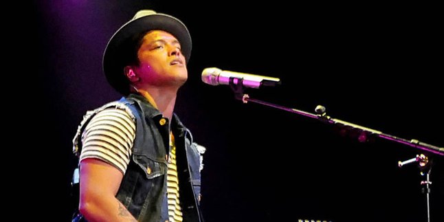 Macet, Penonton Bruno Mars Rela Jalan Kaki Ratusan Meter ke Venue