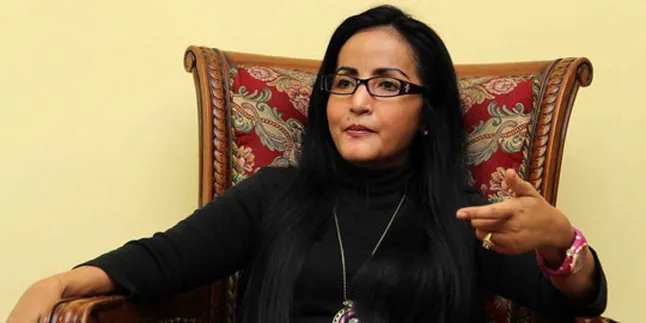 Machica Mochtar Batal Cerai Demi Sang Anak