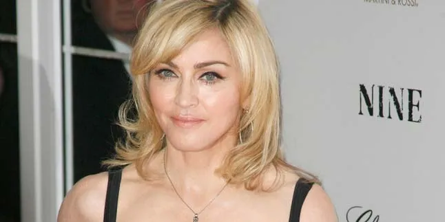 Madonna - Brahim Zaibat Resmi Bertunangan?