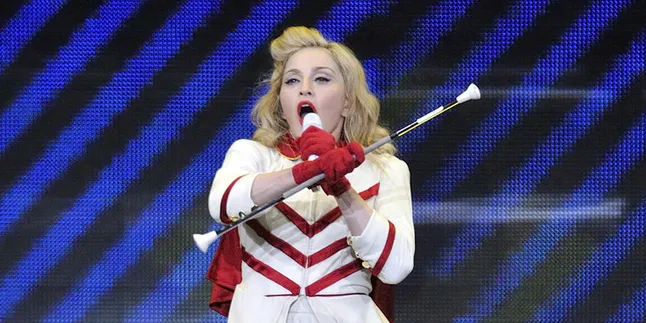 Madonna Simpan Fantasi Liar Bersama Brad Pitt