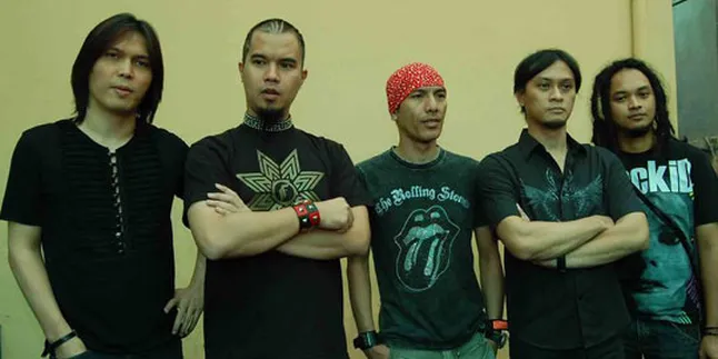 Mahadewa Sukses Buka Konser Holozination