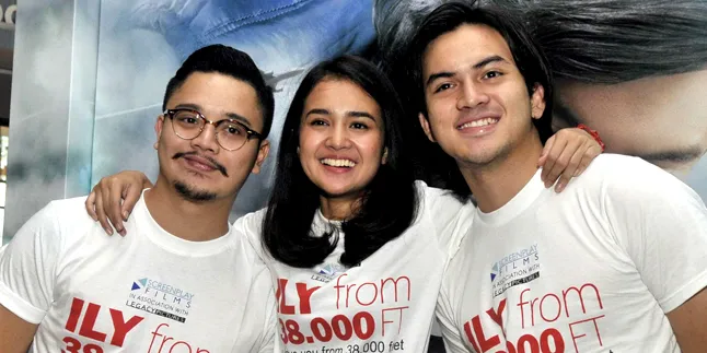 Main di 'I LOVE YOU FROM 38.000 FEET', Derby Romero Jadi Latah