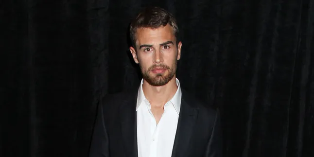 Main di 'UNDERWOLD 5' Theo James Gantikan Kate Beckinsale? Main di 'UNDERWOLD 5' Theo James Gantikan Kate Beckinsale?