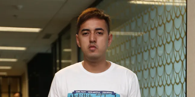 Main Film Tanpa Pesan Moral, Kemal Palevi Jadi Cowok Kemayu Main Film Tanpa Pesan Moral, Kemal Palevi Jadi Cowok Kemayu