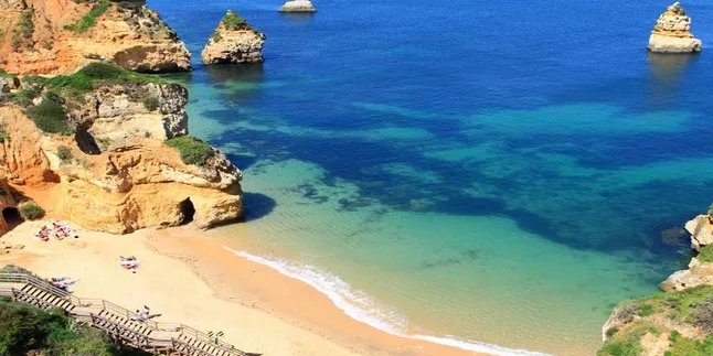 Main ke 5 Wisata Pantai Eksotis dan Menawan di Yogyakarta Yuk