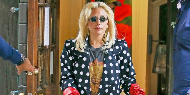 Main Piano Dengan Gaya Nyeleneh, Lady Gaga Dikomentari Netizen