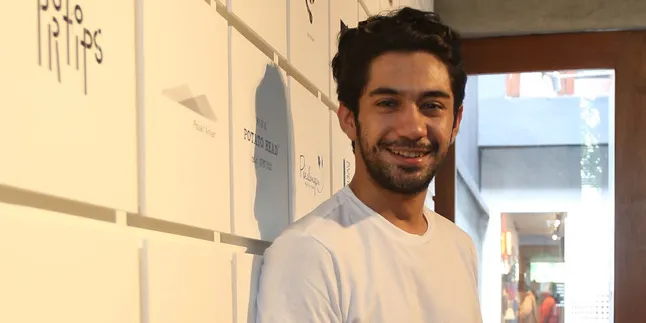 Main Teater, Reza Rahadian Pegang Komitmen Soal Bagi Waktu