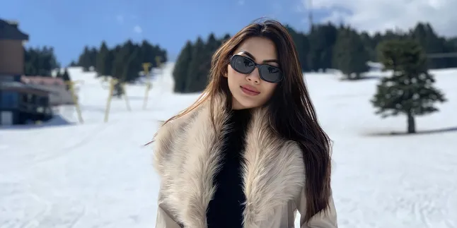 Makin Bahagia Usai Menikah dengan Siavash Nadim, Delia Yasmine Nadim Mengaku Bersyukur