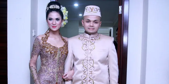 Makin Cantik, Kini Delia Septianti Mantap Pakai Hijab Makin Cantik, Kini Delia Septianti Mantap Pakai Hijab