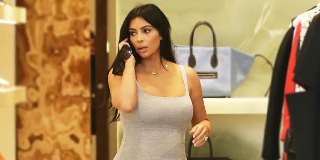 Makin Cantik Saat Hamil, Kim Kardashian Pamer Perut Buncitnya