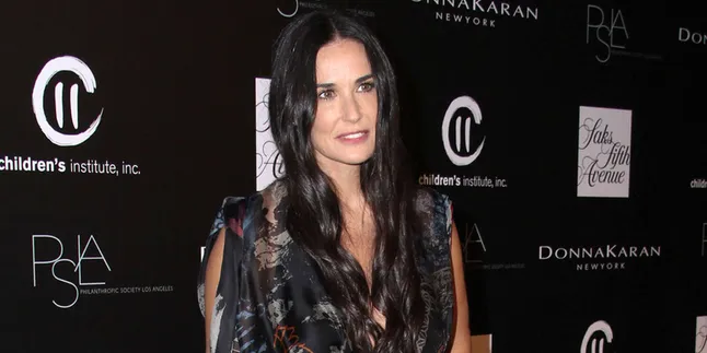 Makin Dewasa, Putri Demi Moore Ketahuan Bermesraan di Depan Umum Makin Dewasa, Putri Demi Moore Ketahuan Bermesraan di Depan Umum